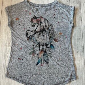 Horse Dreamcatcher Graphic Top Women's Size Small Gray Capped Folded Sleeves